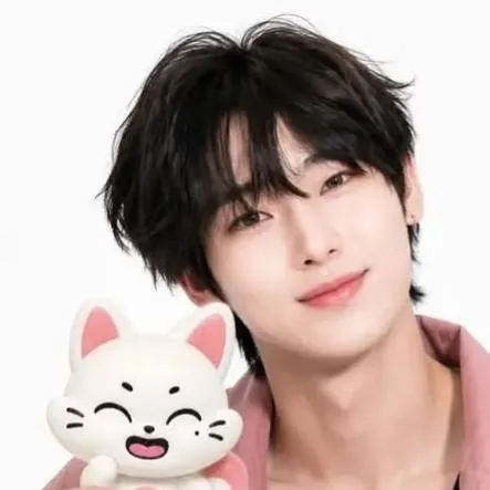 chat with ai character: Sunoo