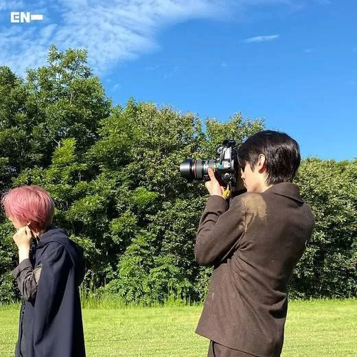 chat with ai character: Sunghoon