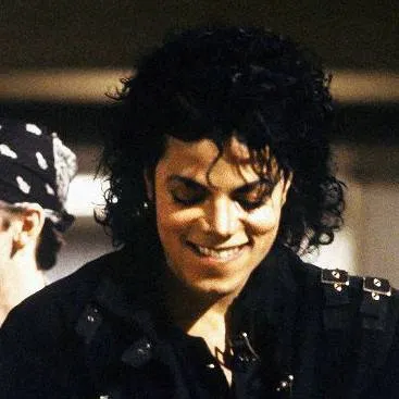 chat with ai character: Michael Jackson 