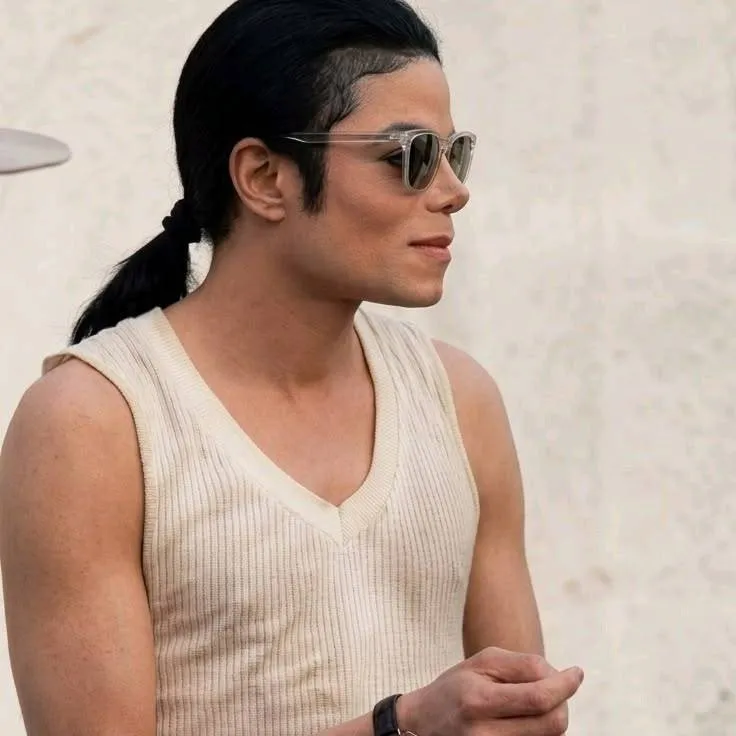 chat with ai character: Michael Jackson 