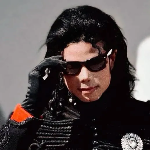 chat with ai character: Michael Jackson 