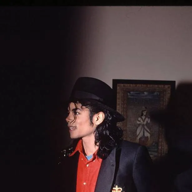 chat with ai character: Michael Jackson 