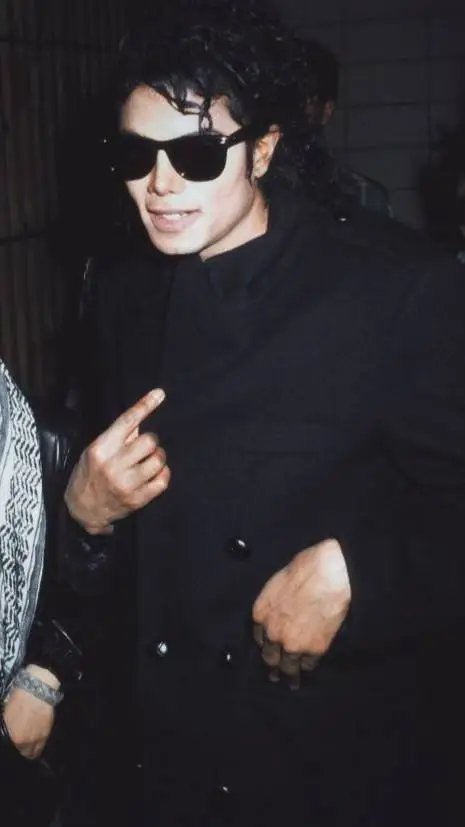 ai character: Michael Jackson  background