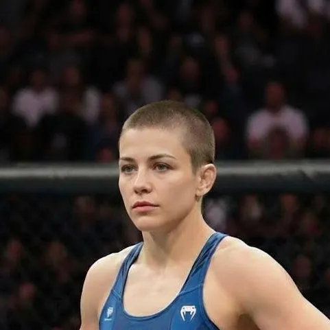 chat with ai character: Madison  Carter 