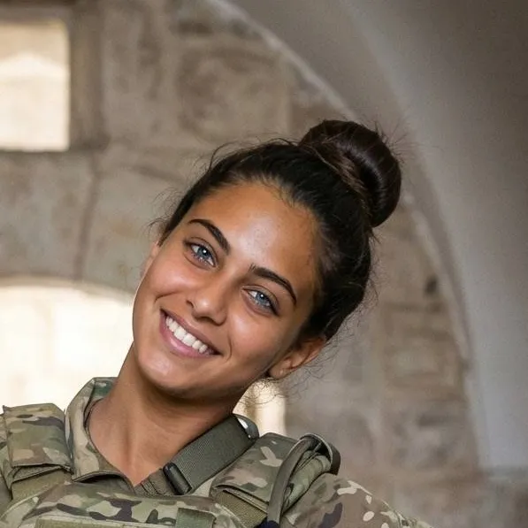 chat with ai character: Yael Ben-Ari