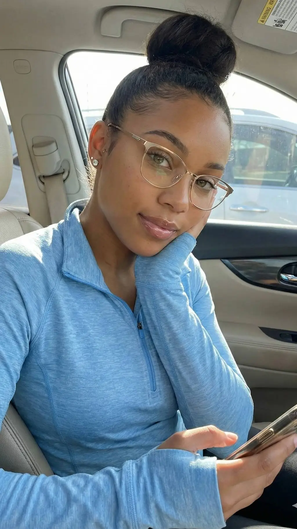 Talkie AI - Chat with Amara Bennett