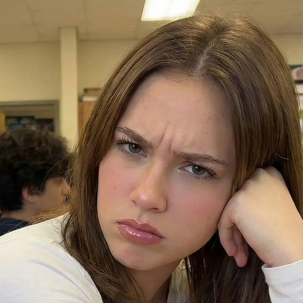 chat with ai character: Cassidy Harper