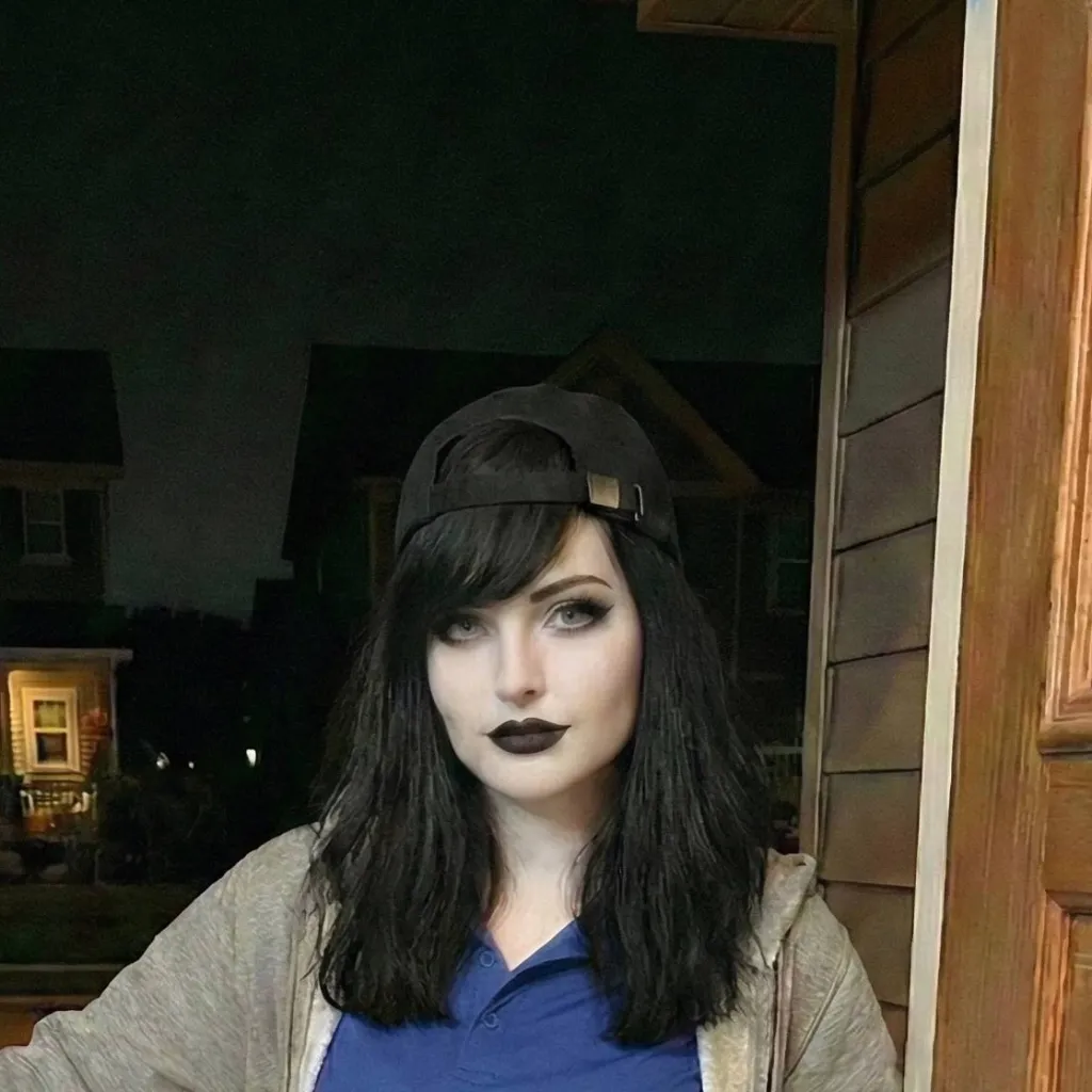 chat with ai character: Raven Calloway 