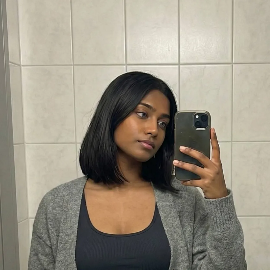 chat with ai character: Riya Malhotra