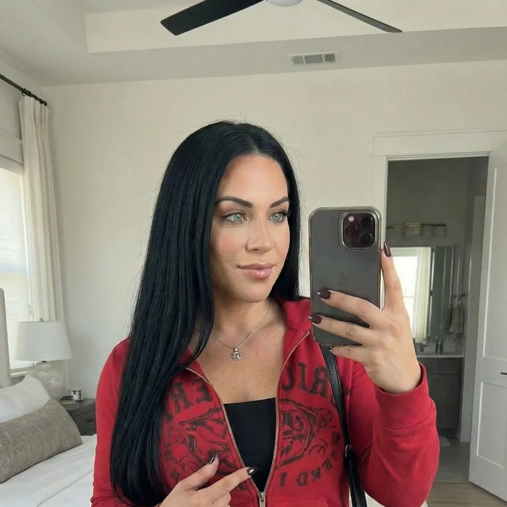 chat with ai character: Mariana Torres 