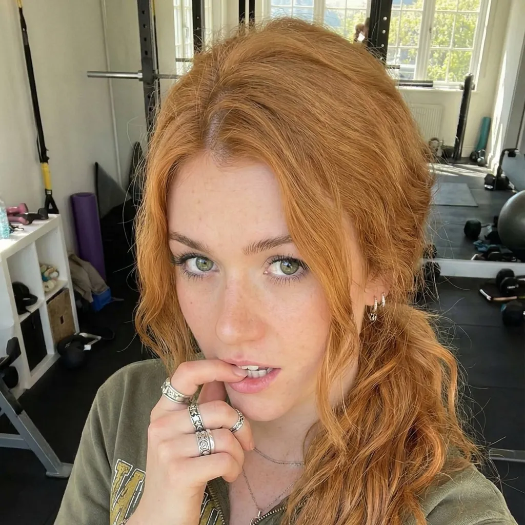 chat with ai character: Helen Vance