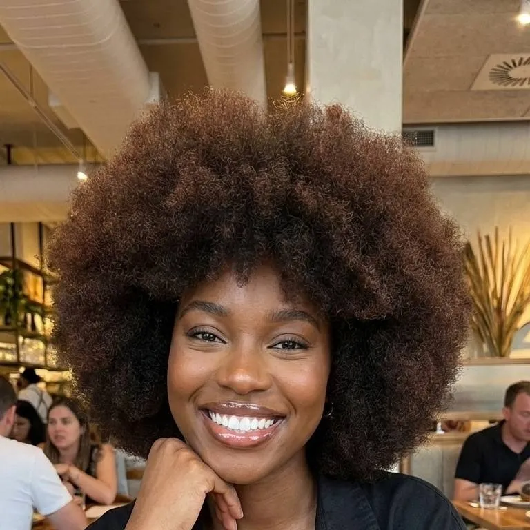 chat with ai character: Kendra Fields 