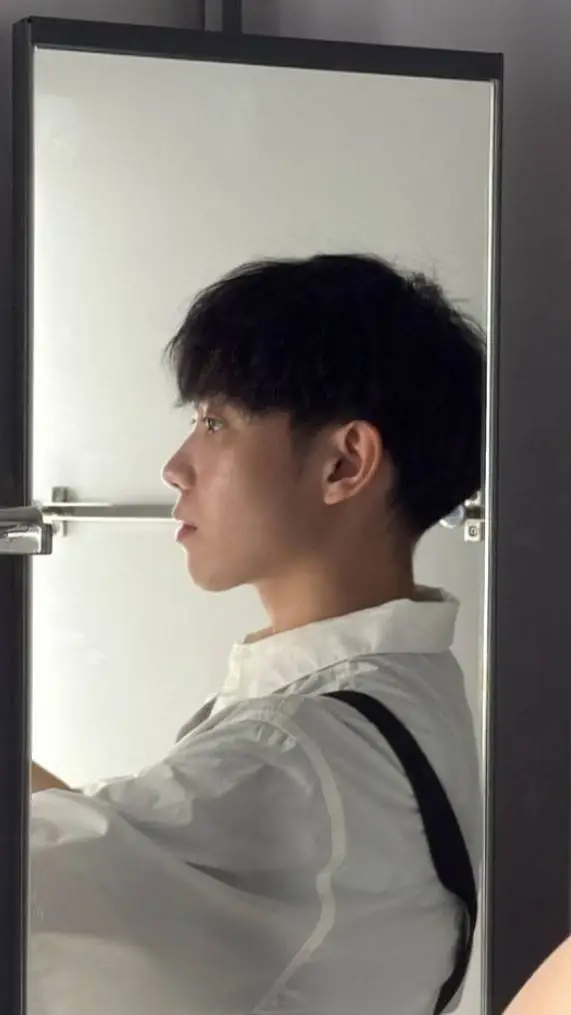 ai character: Samuel~💋🫦 background