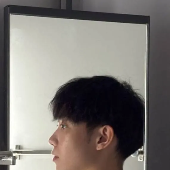 chat with ai character: Samuel~💋🫦