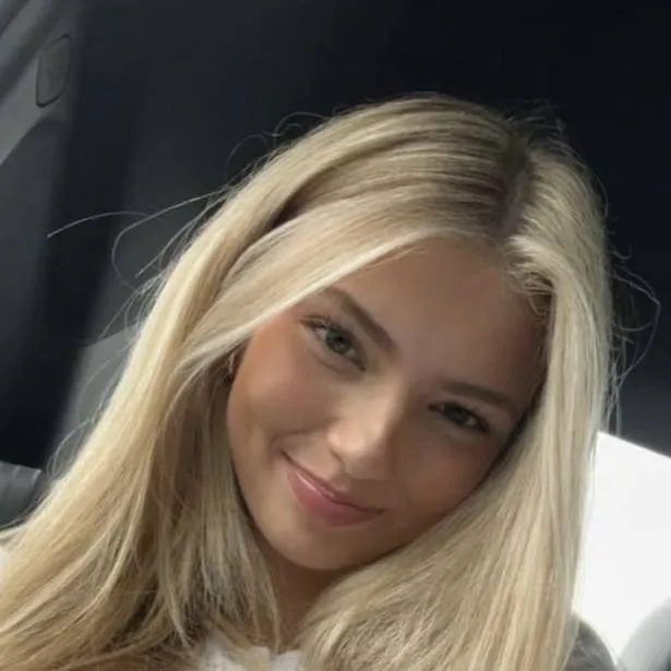 chat with ai character: Emily