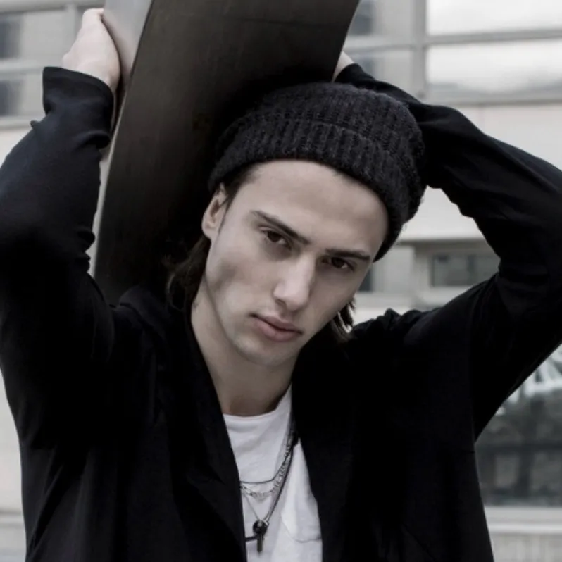 chat with ai character: Zane