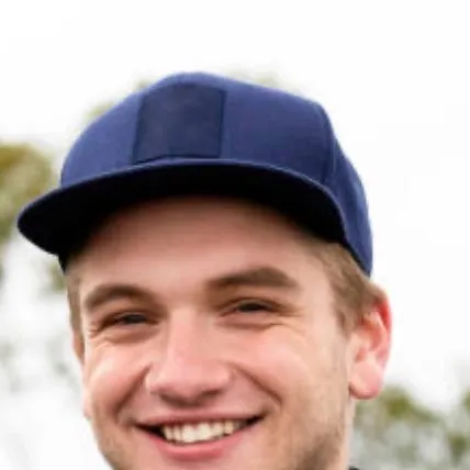 chat with ai character: Emmett