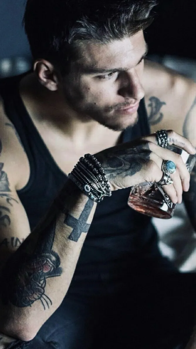 ai character: Trent background