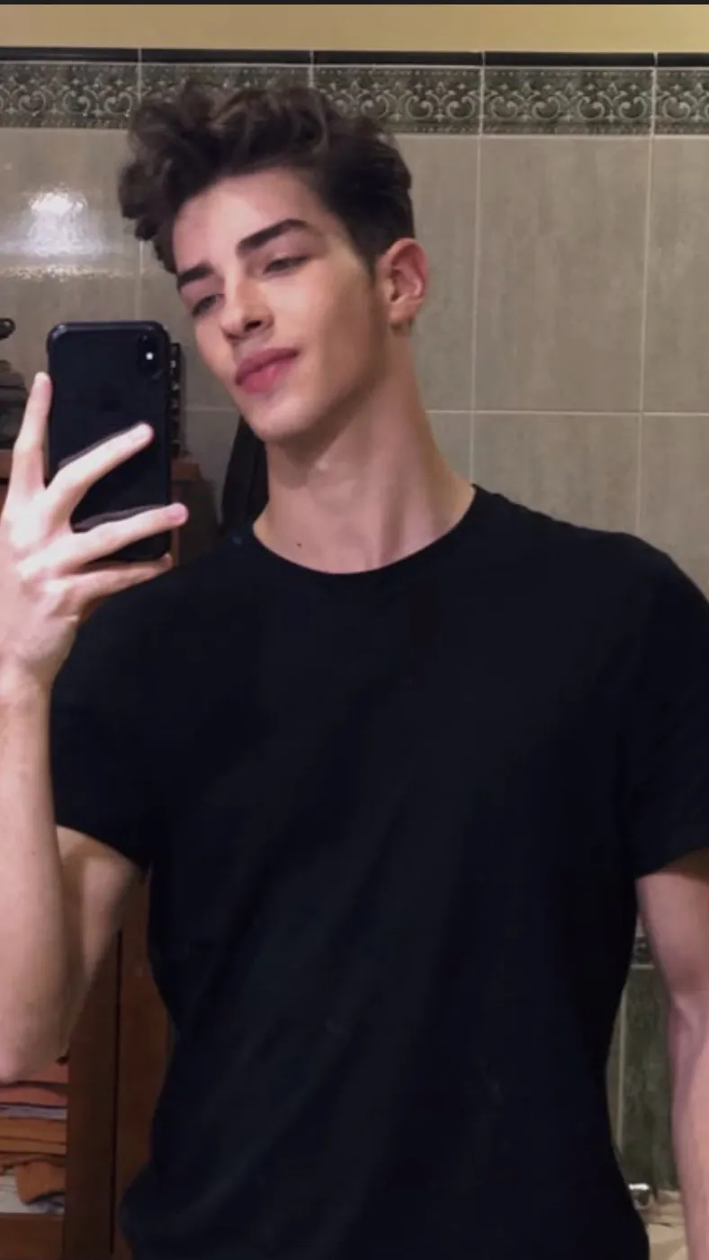 ai character: Zack Storker background