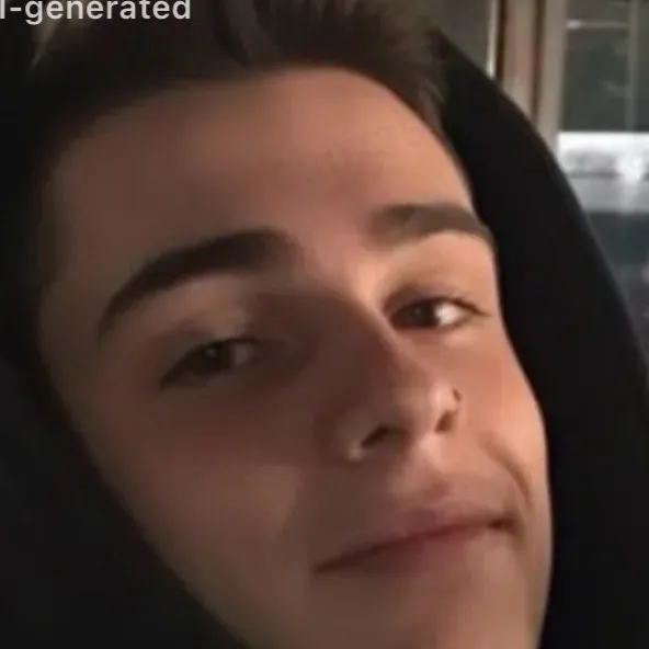 chat with ai character: Lucas