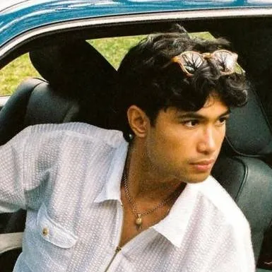 chat with ai character: frost Sandoval 