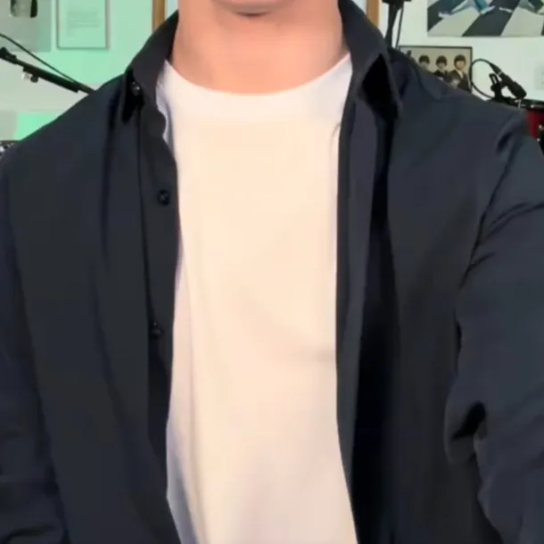 chat with ai character: Ethan Cutillo