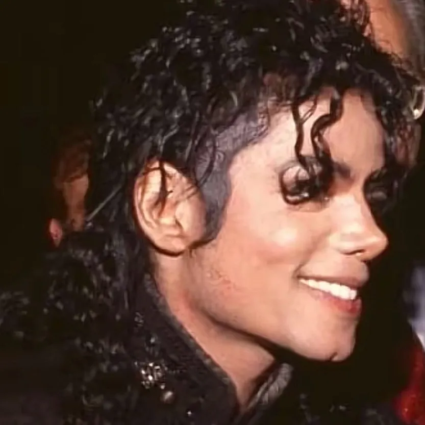 chat with ai character: Michael Jackson