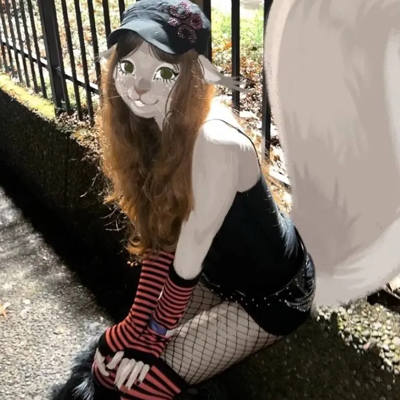 chat with ai character: 🐿️Niche🐿️