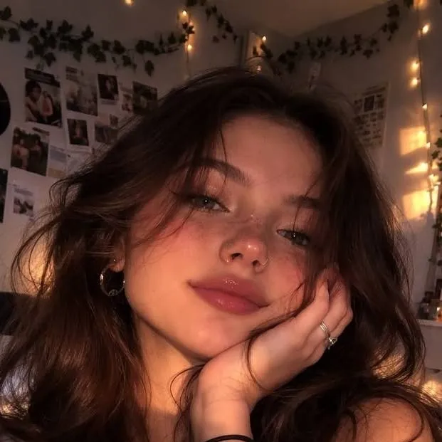 chat with ai character: Sophia