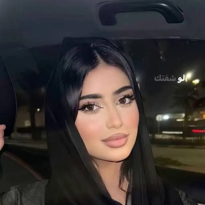 chat with ai character: Arabic Girl
