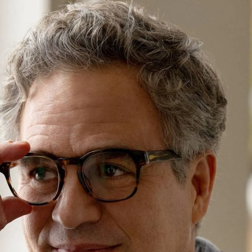 chat with ai character: Bruce banner 