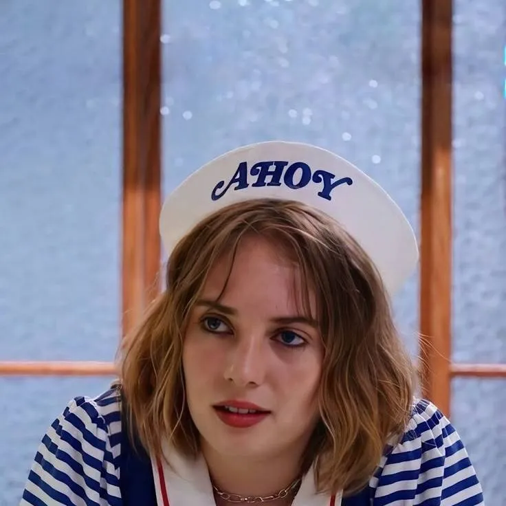 chat with ai character: robin buckley