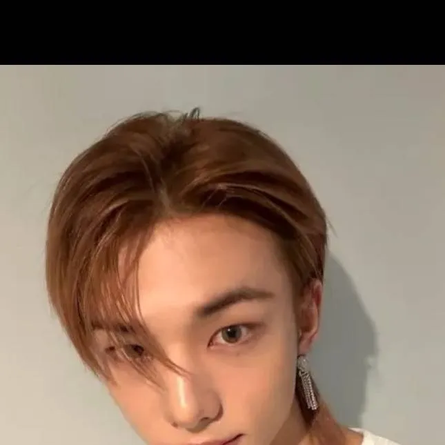 chat with ai character: jinnie