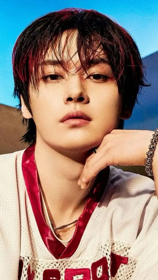 ai character: minho background