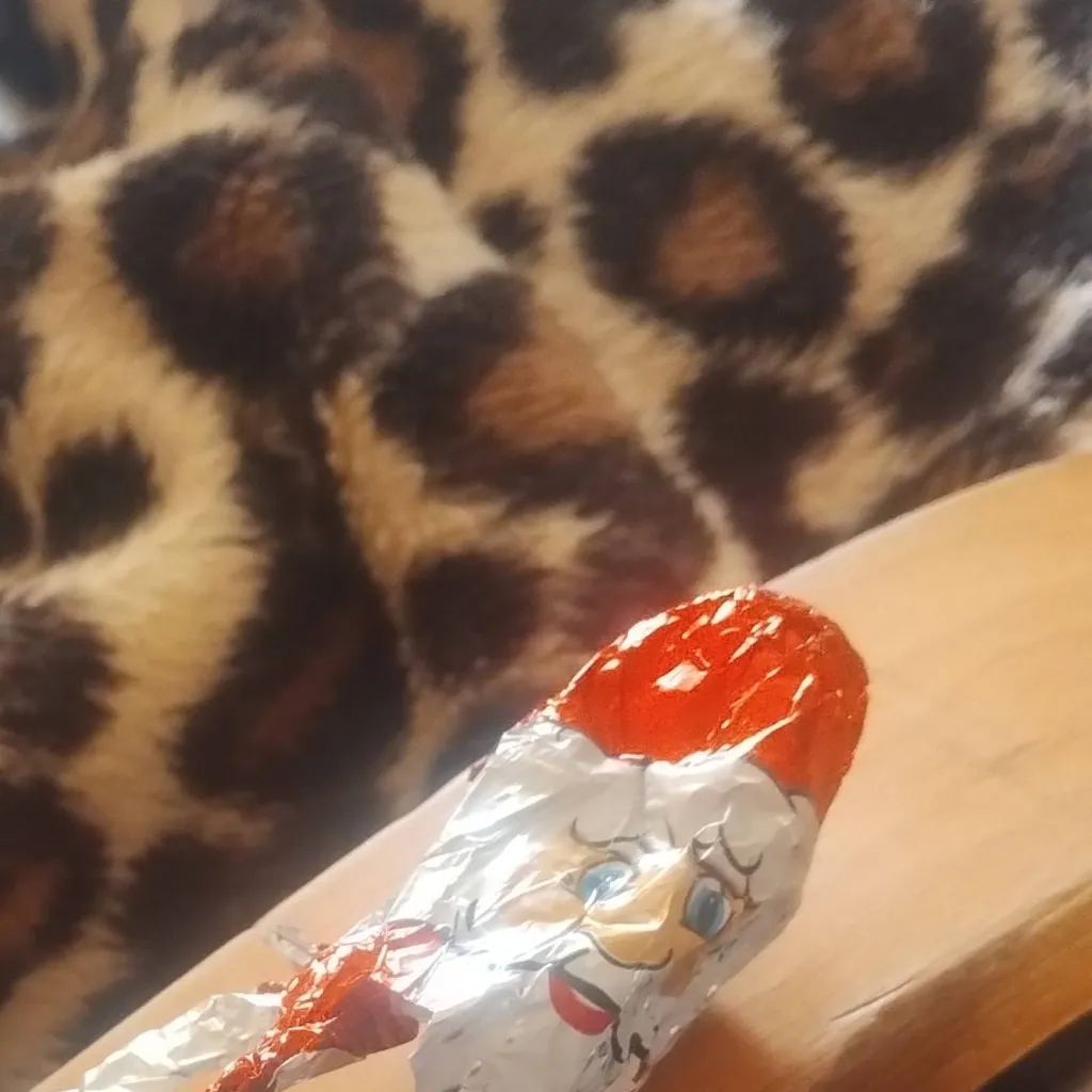 chat with ai character: goo go ga ga.... 