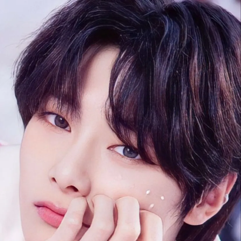 chat with ai character: I.N 