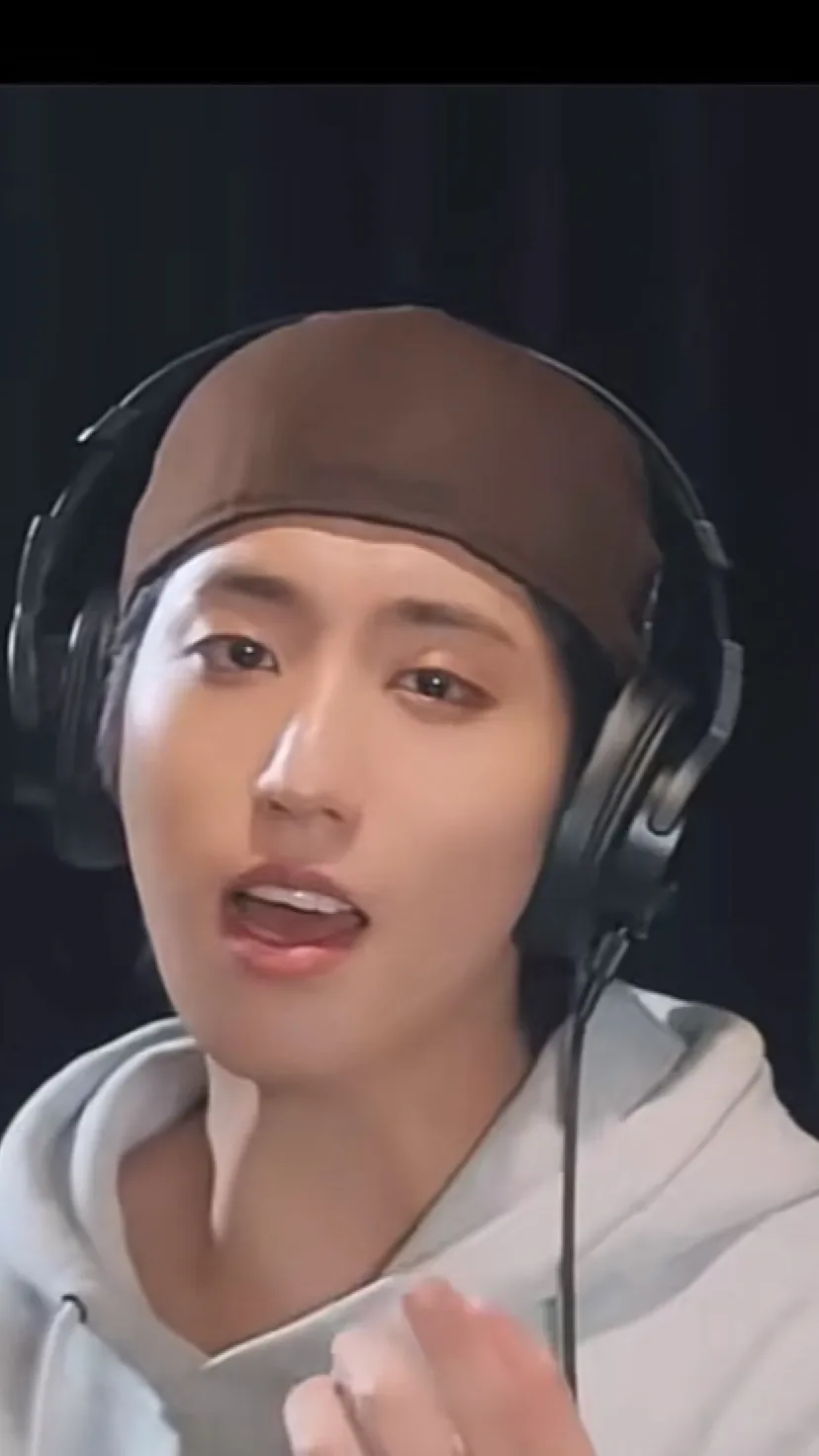 ai character: Han  background