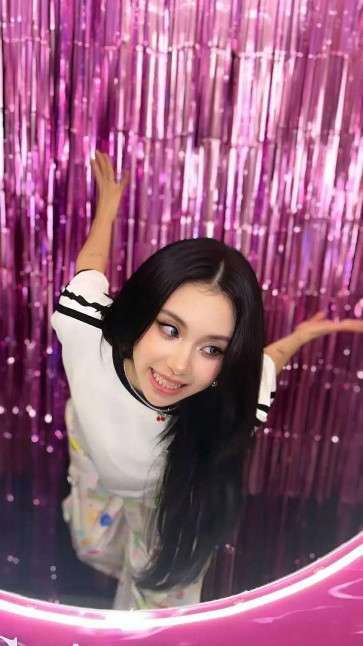 ai character: chaeyoung  background