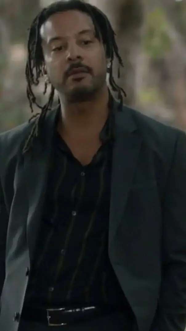 ai character: Elijah stone's  background