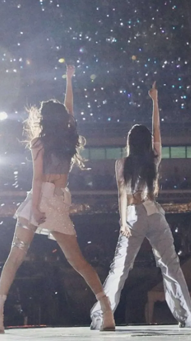 ai character: MMA Kpop  background