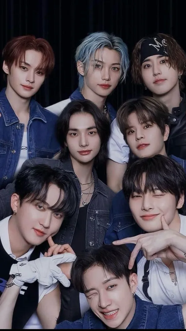 ai character: Straykids move in background