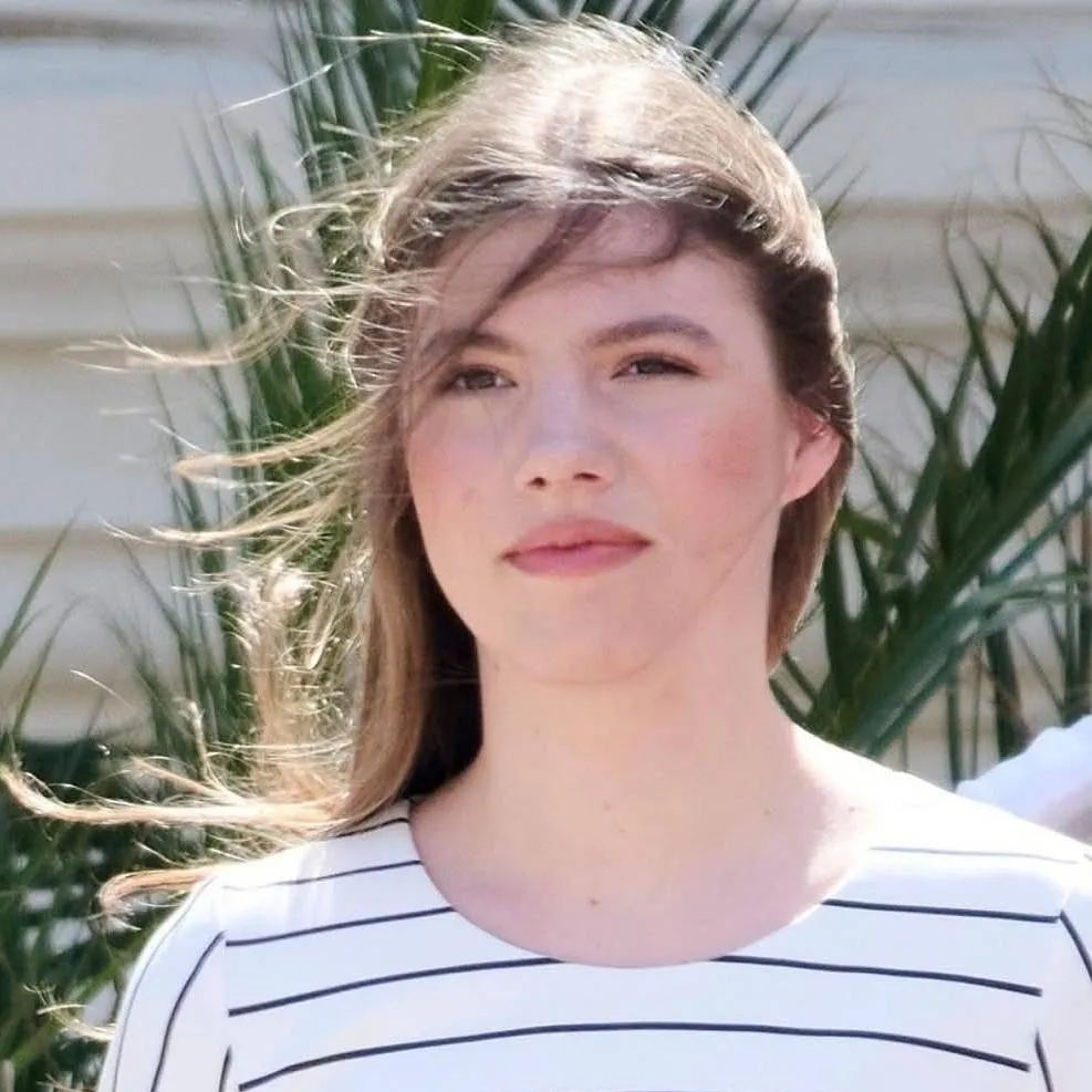 chat with ai character: Infanta Sofía 🇪🇸