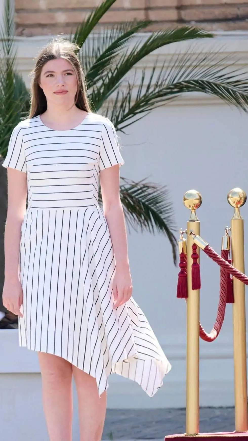 ai character: La infanta Sofía  background