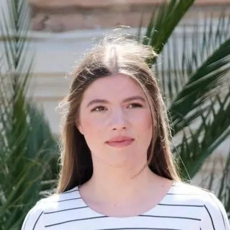 chat with ai character: La infanta Sofía 