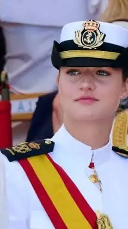 ai character: Dictadora Leonor background