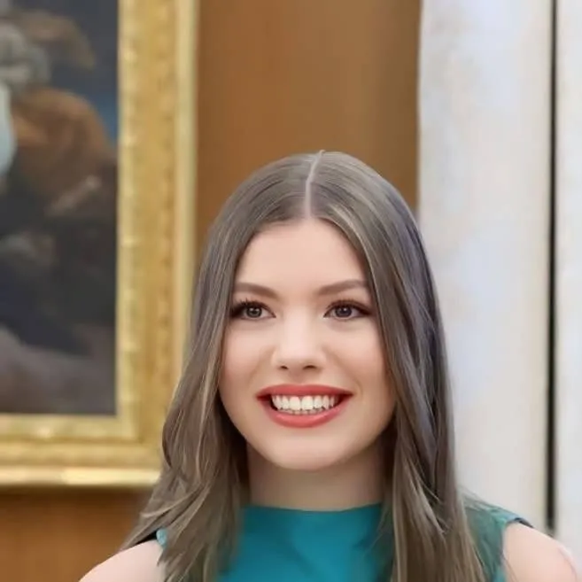 chat with ai character: Sofía 🇪🇸🇪🇸🇪🇸🇪🇸🇪🇸