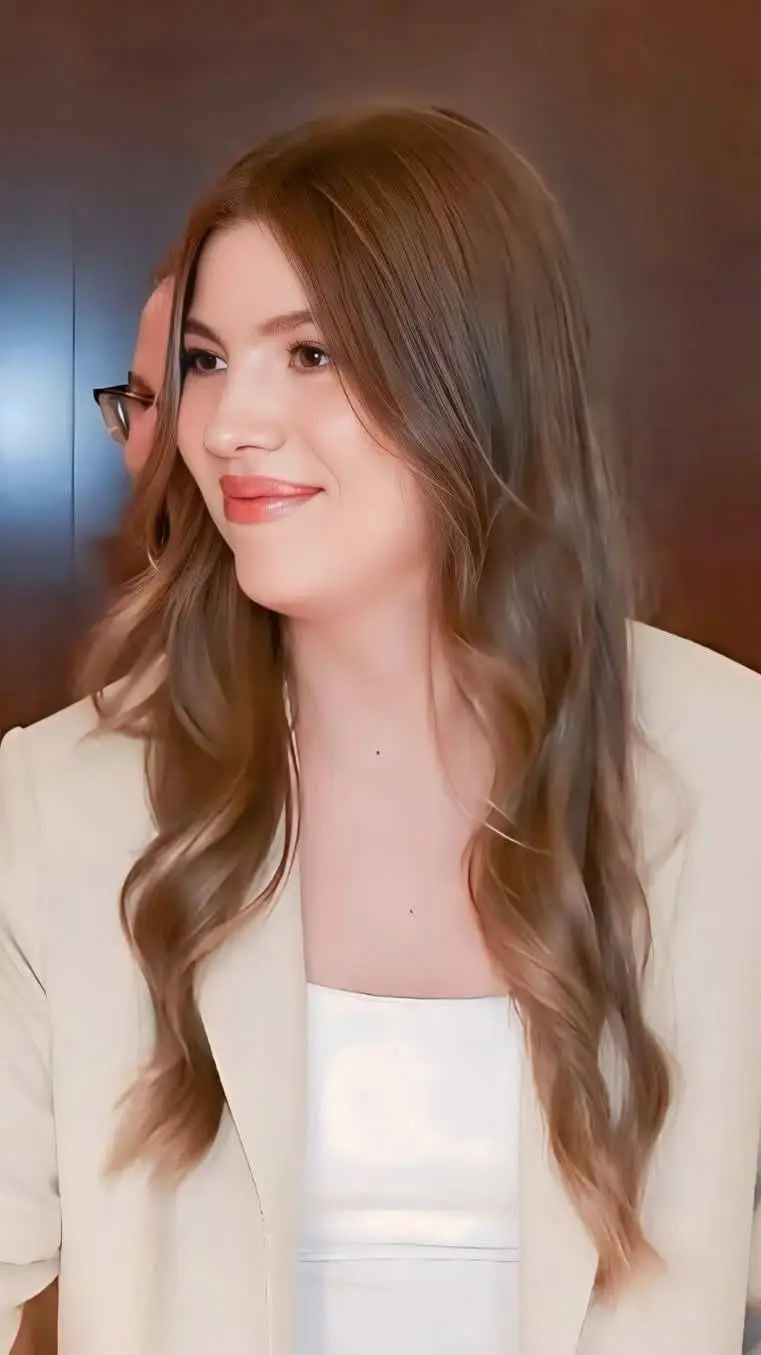 ai character: Doña Infanta Sofia background