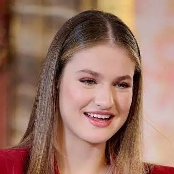 chat with ai character: Princesa Leonor 🇪🇸
