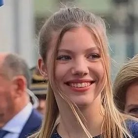 chat with ai character: Sofía Borbón