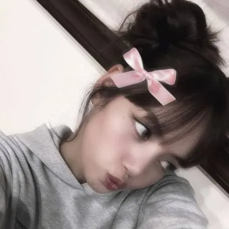 chat with ai character: Lalisa